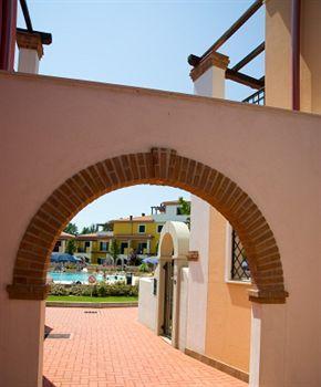 Villaggio Sant'andrea Aparthotel 4*
